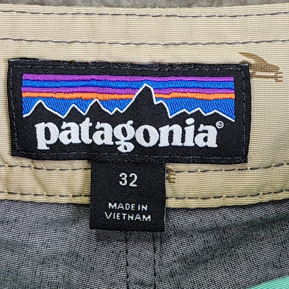 Patagonia Scallop Hem Board Shorts Mens 32 Teal Grey Striped Surf Swim Trunks‎